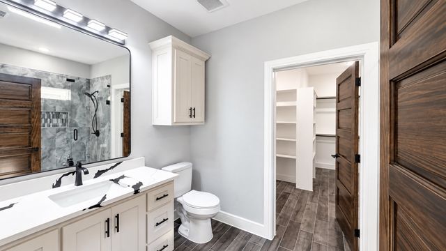 302 W Pine Street, Whitewright, TX 75491