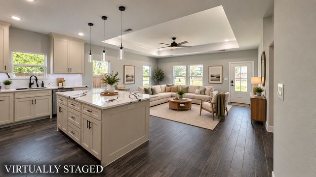 302 W Pine Street, Whitewright, TX 75491