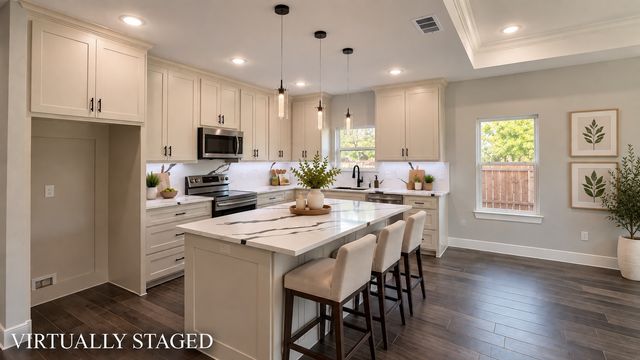 302 W Pine Street, Whitewright, TX 75491