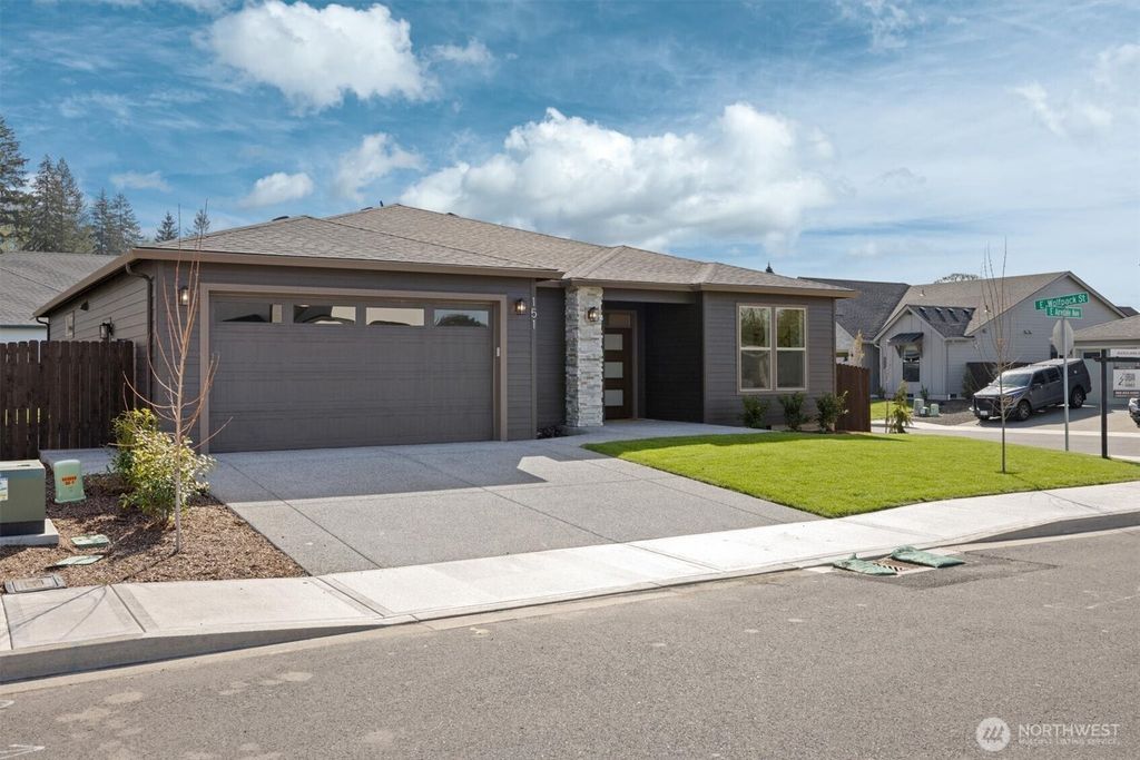 151 E Airedale Avenue, La Center, WA 98629