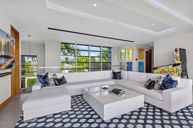 650 Royal Plaza Drive, Fort Lauderdale, FL 33301