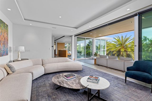 650 Royal Plaza Drive, Fort Lauderdale, FL 33301