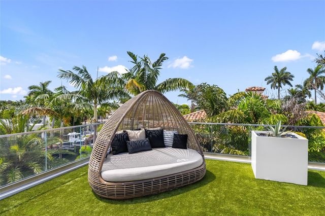 650 Royal Plaza Drive, Fort Lauderdale, FL 33301