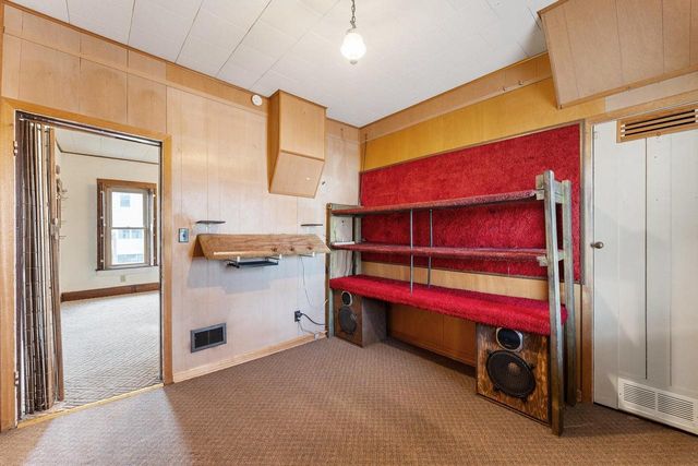 102 S Albert Avenue, Reedsburg, WI 53959