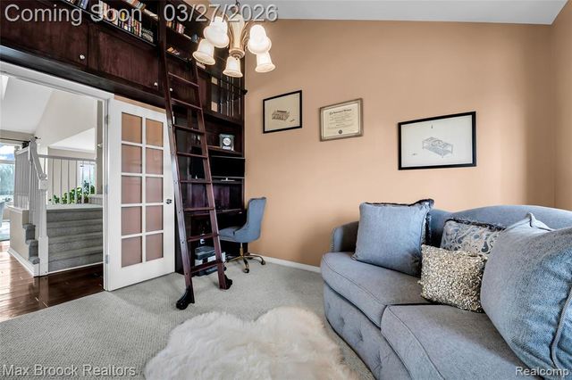 1086 Williamson Circle, Pontiac, MI 48340