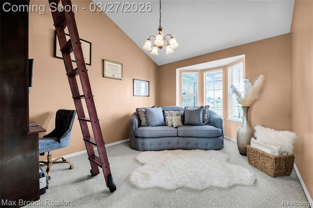 1086 Williamson Circle, Pontiac, MI 48340