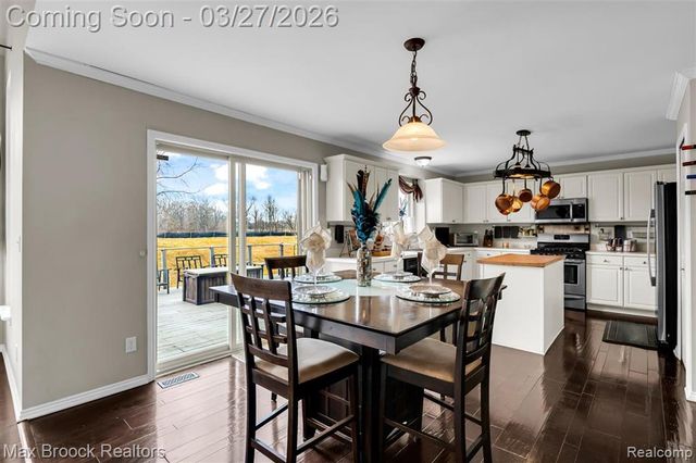 1086 Williamson Circle, Pontiac, MI 48340