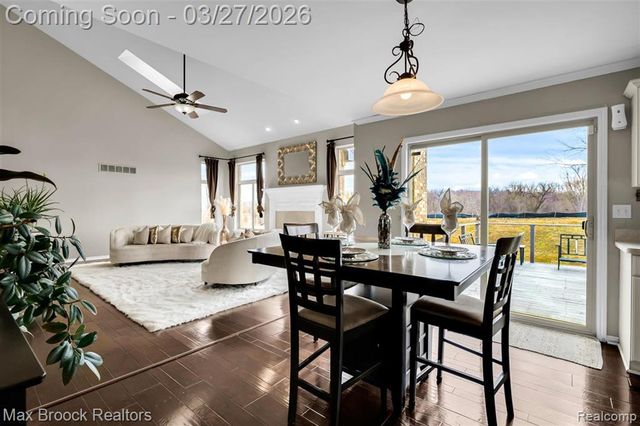 1086 Williamson Circle, Pontiac, MI 48340