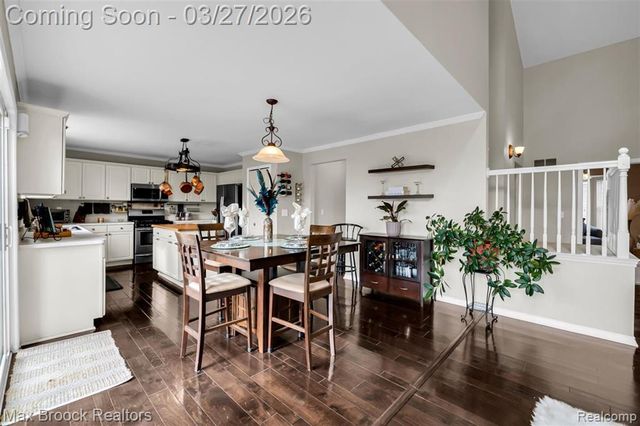 1086 Williamson Circle, Pontiac, MI 48340