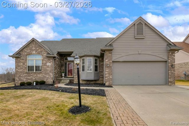 1086 Williamson Circle, Pontiac, MI 48340