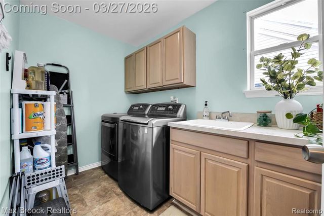 1086 Williamson Circle, Pontiac, MI 48340