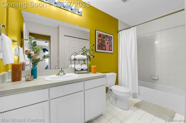 1086 Williamson Circle, Pontiac, MI 48340