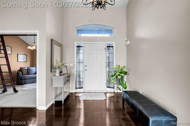 1086 Williamson Circle, Pontiac, MI 48340