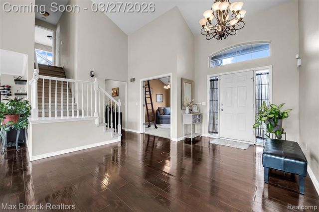 1086 Williamson Circle, Pontiac, MI 48340