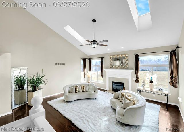 1086 Williamson Circle, Pontiac, MI 48340