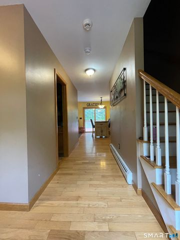 560 South Frontage Road, Killingly, CT 06239