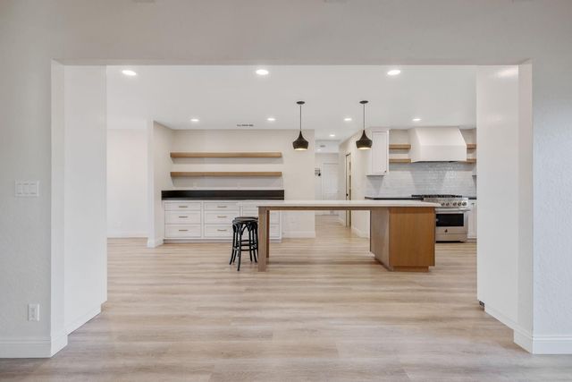 2033 Alluvial Avenue, Clovis, CA 93611