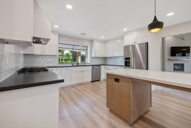 2033 Alluvial Avenue, Clovis, CA 93611