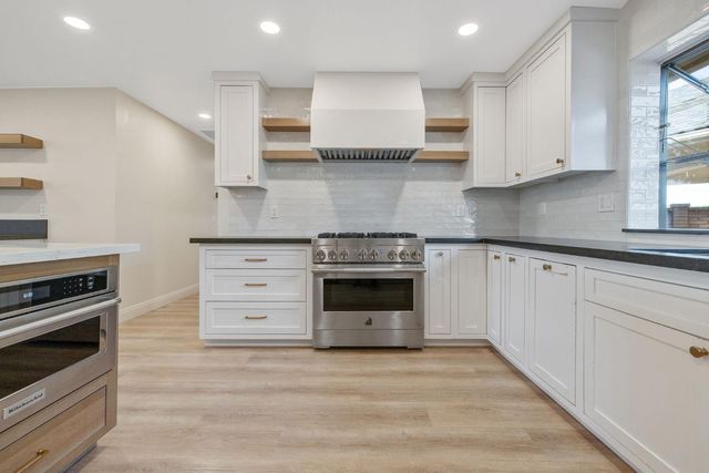 2033 Alluvial Avenue, Clovis, CA 93611