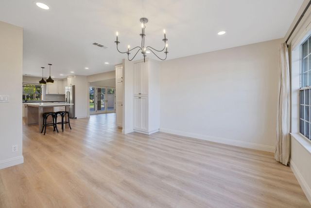 2033 Alluvial Avenue, Clovis, CA 93611