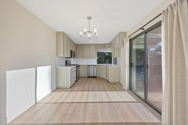 2033 Alluvial Avenue, Clovis, CA 93611