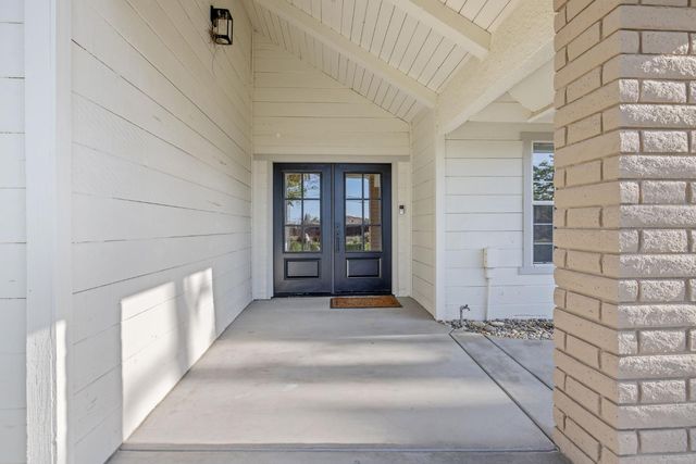 2033 Alluvial Avenue, Clovis, CA 93611