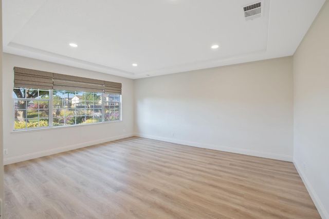 2033 Alluvial Avenue, Clovis, CA 93611