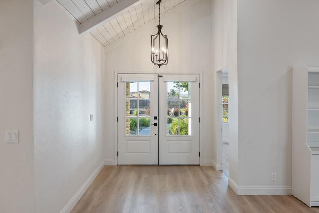 2033 Alluvial Avenue, Clovis, CA 93611