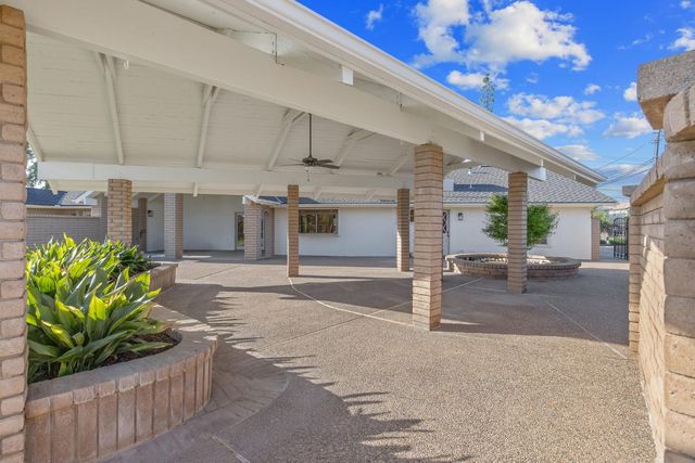 2033 Alluvial Avenue, Clovis, CA 93611