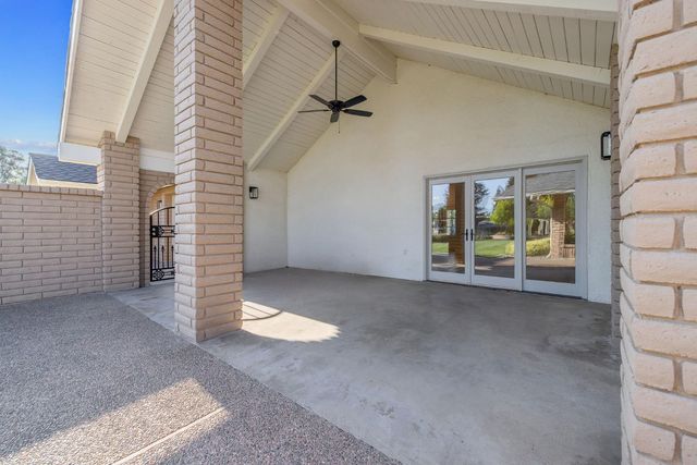 2033 Alluvial Avenue, Clovis, CA 93611