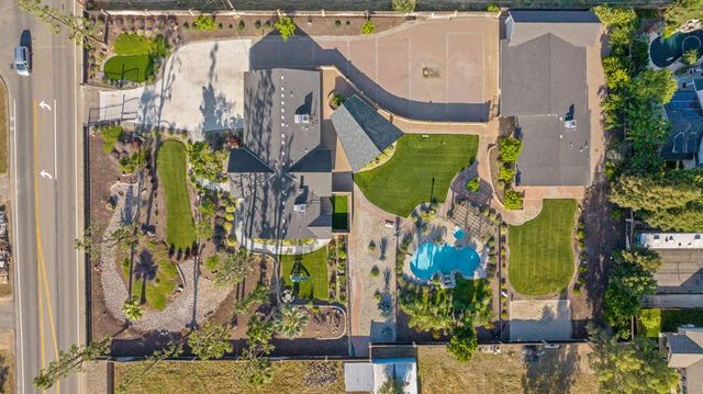 2033 Alluvial Avenue, Clovis, CA 93611