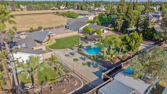 2033 Alluvial Avenue, Clovis, CA 93611