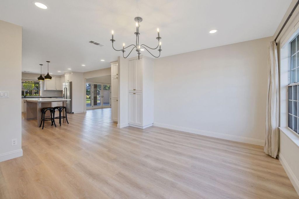Image 18 of property listing at 2033 Alluvial Avenue, Clovis, CA 93611