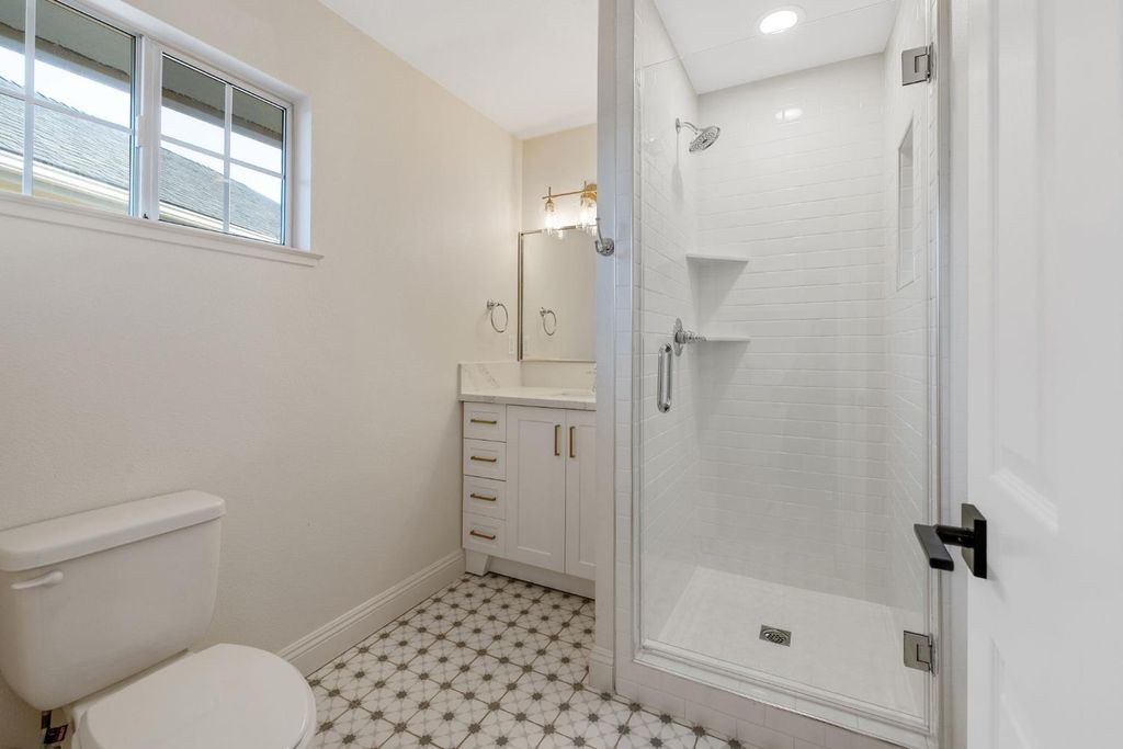 Image 21 of property listing at 2033 Alluvial Avenue, Clovis, CA 93611