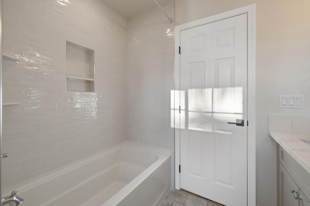 Image 28 of property listing at 2033 Alluvial Avenue, Clovis, CA 93611