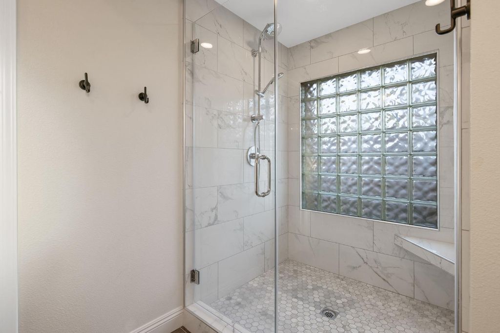 Image 34 of property listing at 2033 Alluvial Avenue, Clovis, CA 93611
