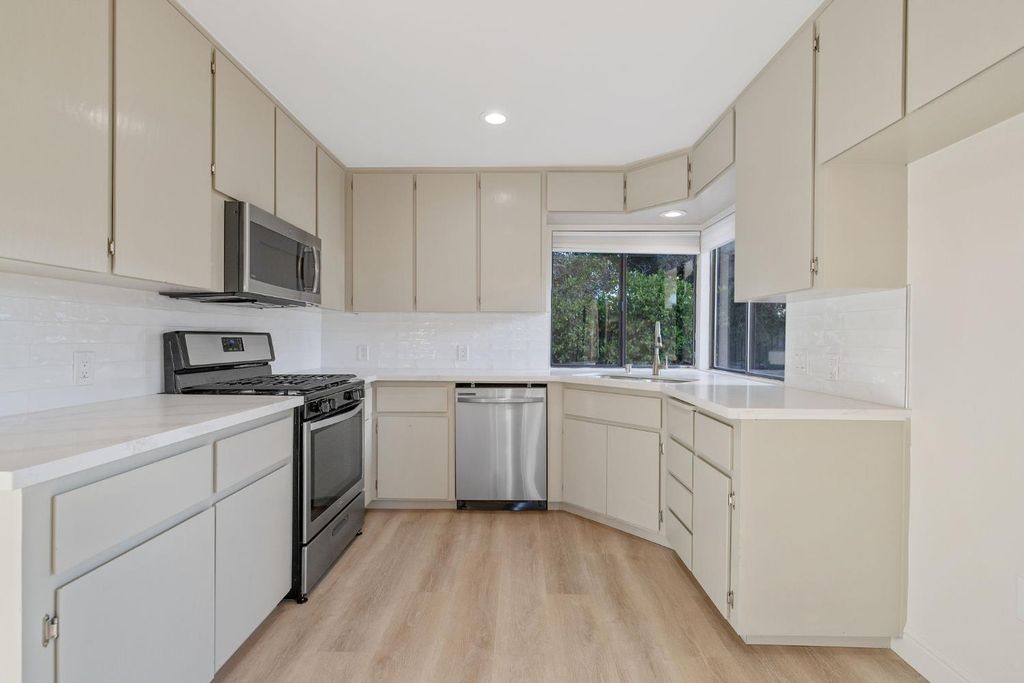Image 39 of property listing at 2033 Alluvial Avenue, Clovis, CA 93611