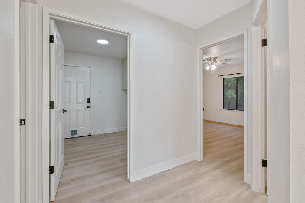 Image 40 of property listing at 2033 Alluvial Avenue, Clovis, CA 93611