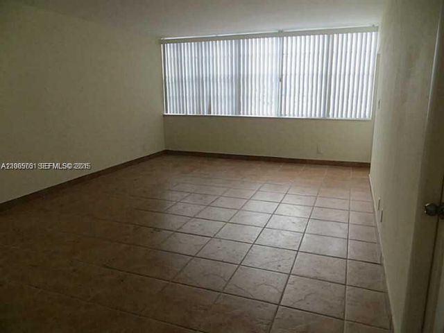 2025 NE 164th St 312, North Miami Beach, FL 33162
