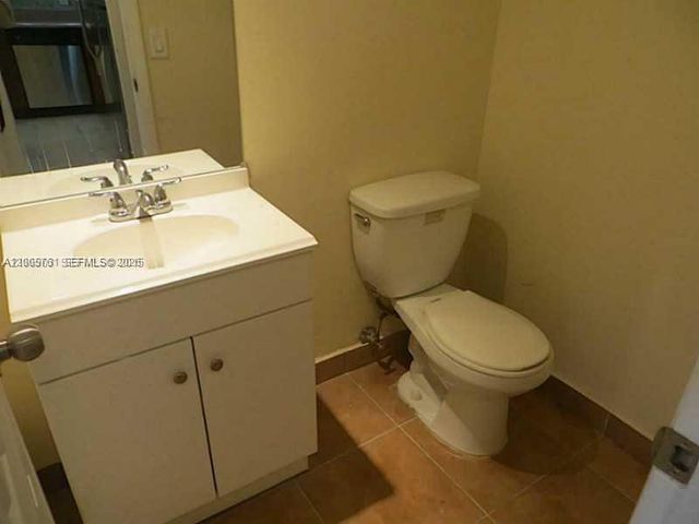 2025 NE 164th St 312, North Miami Beach, FL 33162