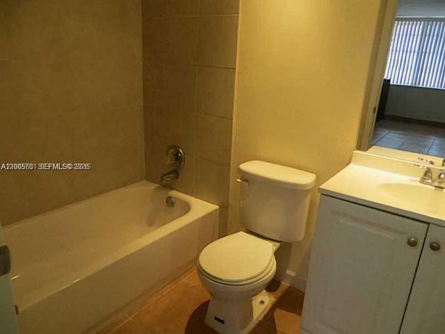 2025 NE 164th St 312, North Miami Beach, FL 33162