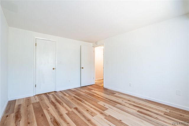132 Harrogate Sq E, Amherst, NY 14221