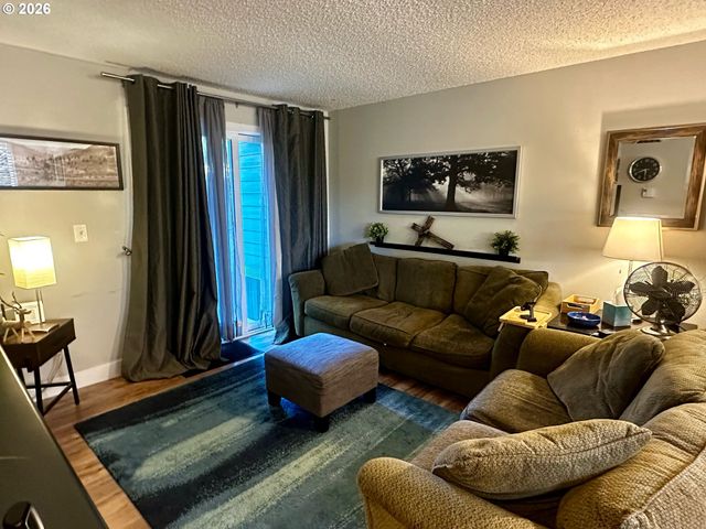 12634 Nw BARNES Rd 6, Portland, OR 97229