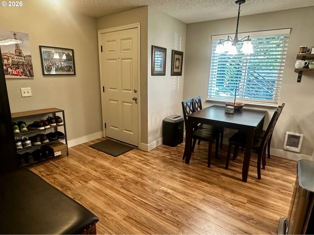 12634 Nw BARNES Rd 6, Portland, OR 97229
