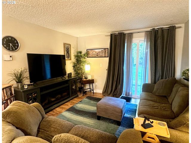 12634 Nw BARNES Rd 6, Portland, OR 97229