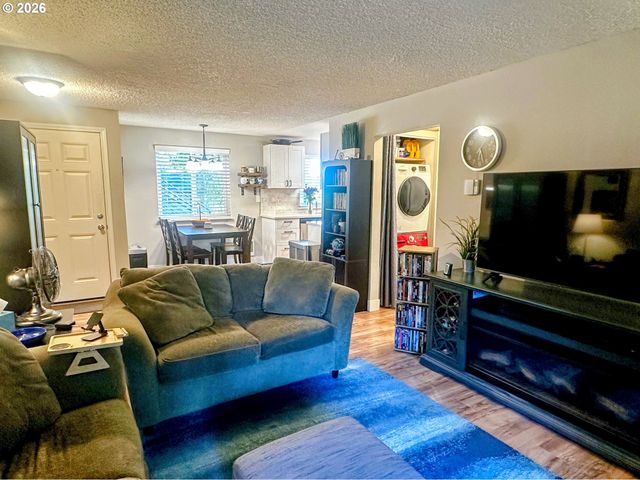 12634 Nw BARNES Rd 6, Portland, OR 97229