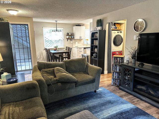 12634 Nw BARNES Rd 6, Portland, OR 97229