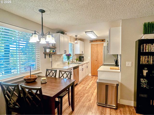 12634 Nw BARNES Rd 6, Portland, OR 97229