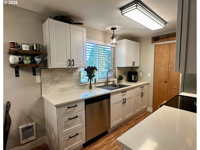 12634 Nw BARNES Rd 6, Portland, OR 97229