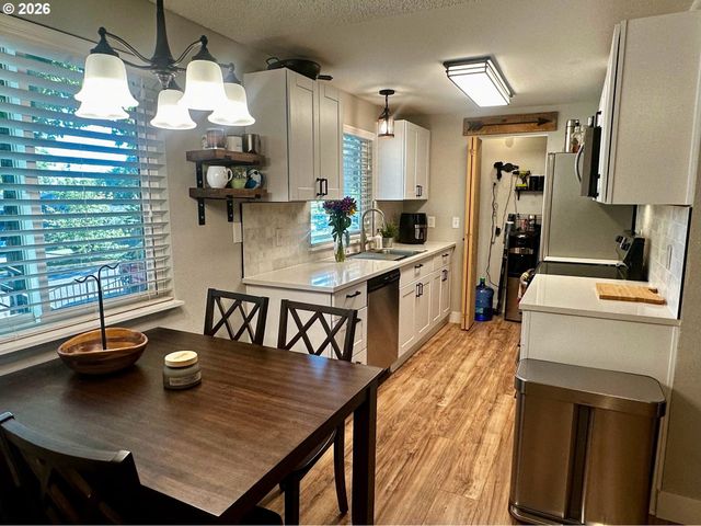 12634 Nw BARNES Rd 6, Portland, OR 97229
